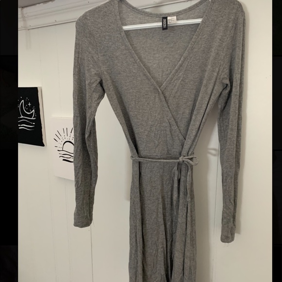 Grey wrap dress - Picture 3 of 3
